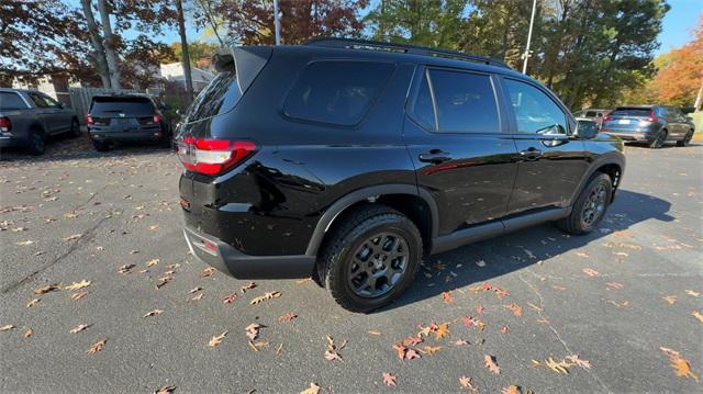 new 2025 Honda Pilot car, priced at $50,795