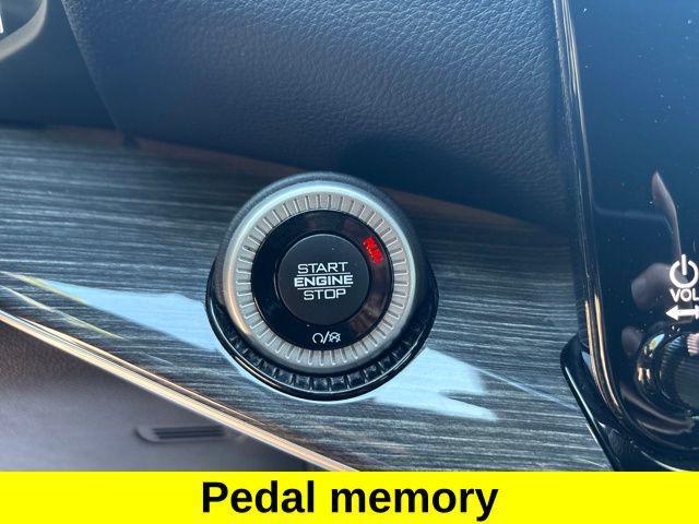 used 2022 Jeep Wagoneer car, priced at $35,187