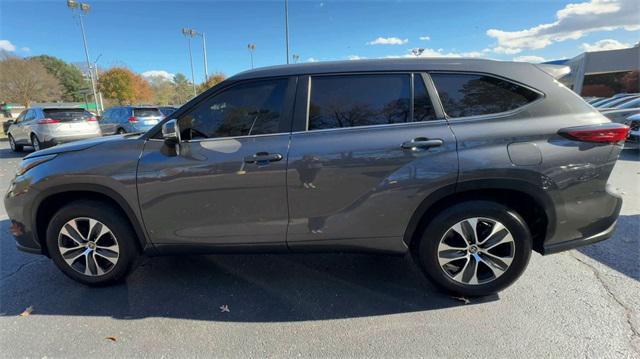 used 2023 Toyota Highlander car, priced at $39,400