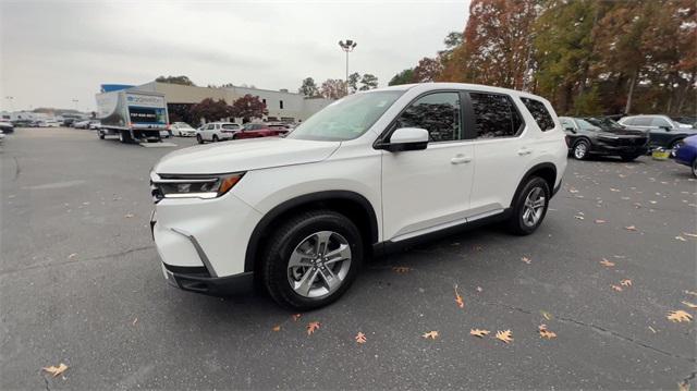 new 2025 Honda Pilot car, priced at $48,180