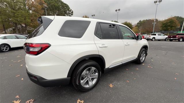 new 2025 Honda Pilot car, priced at $48,180