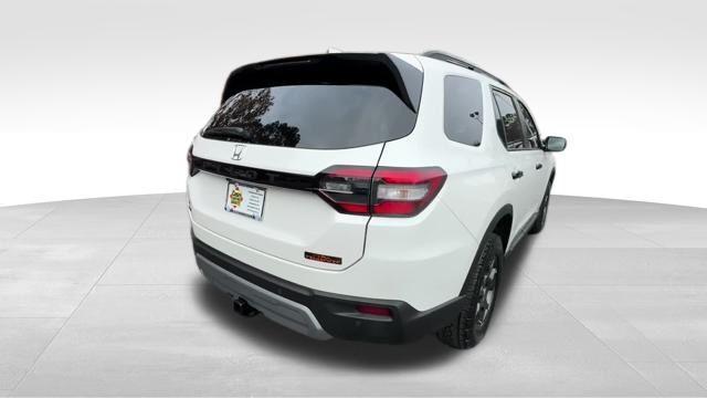 new 2025 Honda Pilot car, priced at $50,330