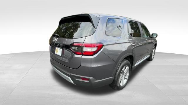 new 2025 Honda Pilot car, priced at $47,095