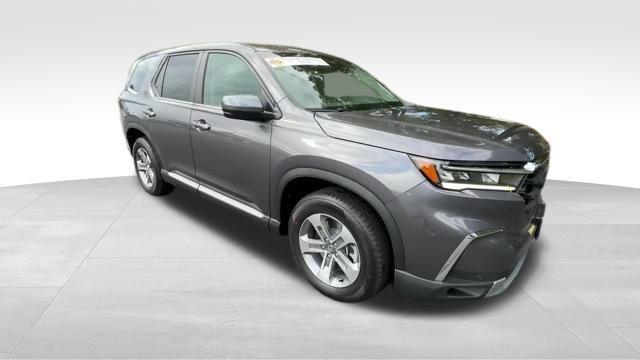 new 2025 Honda Pilot car, priced at $47,095