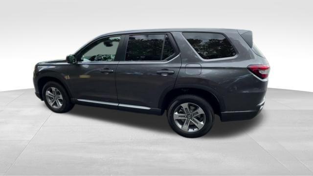 new 2025 Honda Pilot car, priced at $47,095