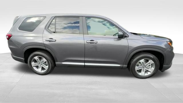 new 2025 Honda Pilot car, priced at $47,095