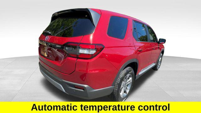 new 2025 Honda Pilot car, priced at $45,405
