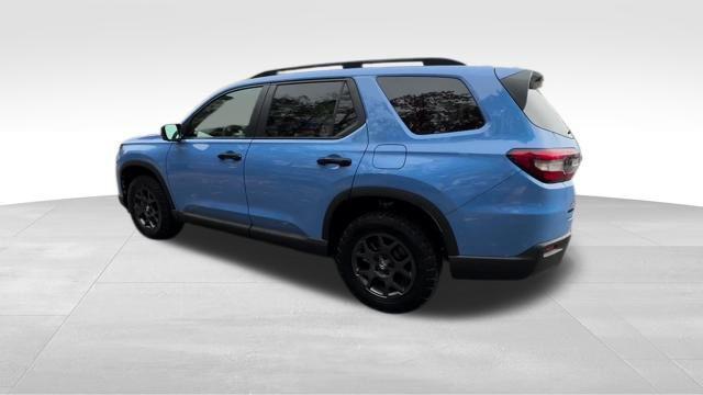 used 2025 Honda Pilot car, priced at $46,420