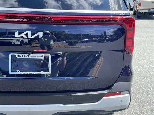 new 2025 Kia Carnival car, priced at $41,610