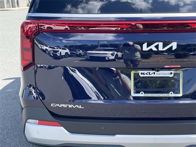 new 2025 Kia Carnival car, priced at $41,610