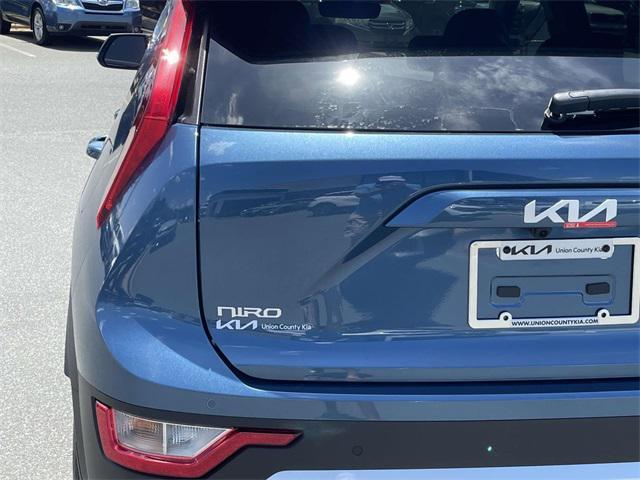 new 2025 Kia Niro Plug-In Hybrid car, priced at $33,960
