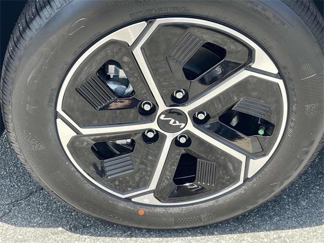 new 2025 Kia Niro Plug-In Hybrid car, priced at $33,960