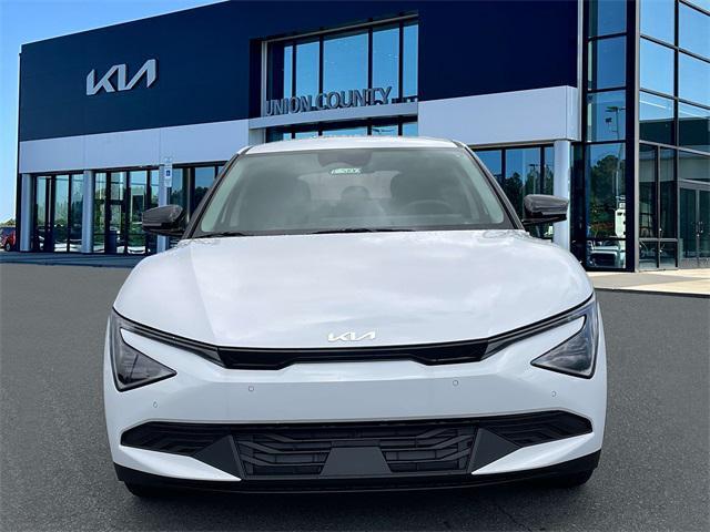 new 2025 Kia EV6 car, priced at $45,701