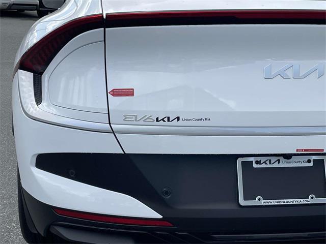 new 2025 Kia EV6 car, priced at $45,701