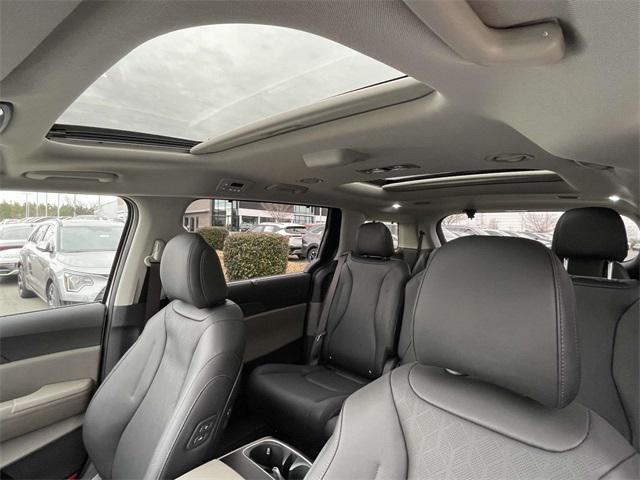 new 2025 Kia Carnival Hybrid car, priced at $47,521