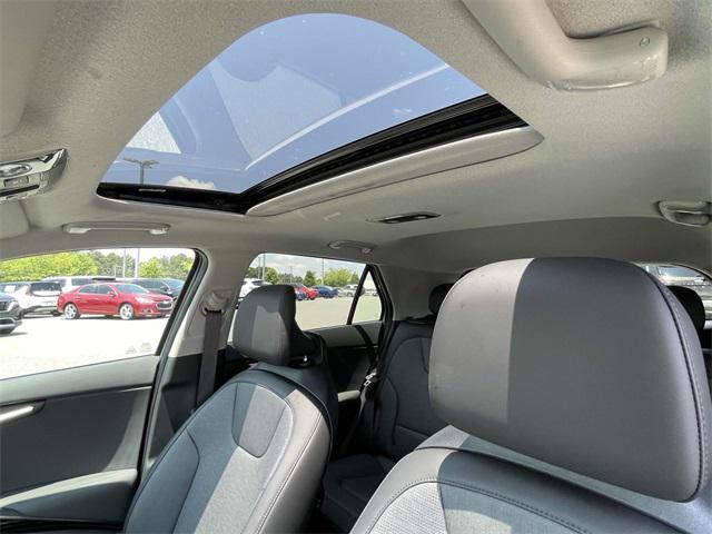new 2025 Kia Niro car, priced at $34,717