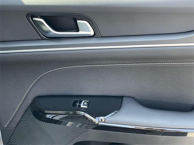 new 2025 Kia K5 car, priced at $30,327