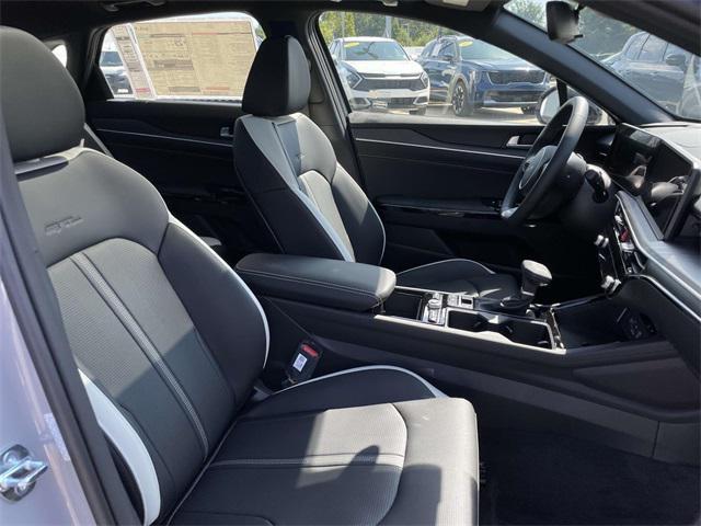 new 2025 Kia K5 car, priced at $30,327