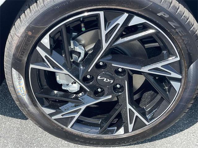 new 2025 Kia K5 car, priced at $30,327
