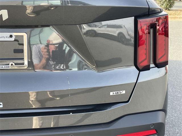 new 2025 Kia Sorento Hybrid car, priced at $39,898