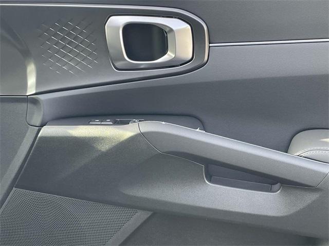 new 2025 Kia Sorento Hybrid car, priced at $39,898