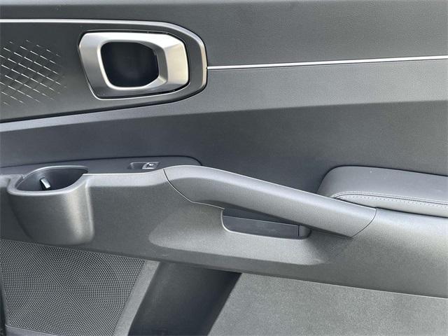new 2025 Kia Sorento Hybrid car, priced at $39,898