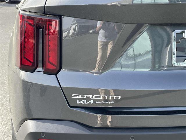new 2025 Kia Sorento Hybrid car, priced at $39,898