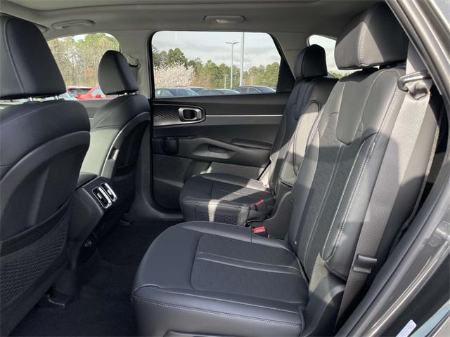 new 2025 Kia Sorento Hybrid car, priced at $40,398
