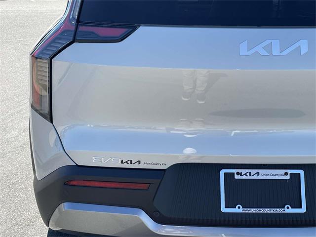 new 2026 Kia EV9 car, priced at $57,985