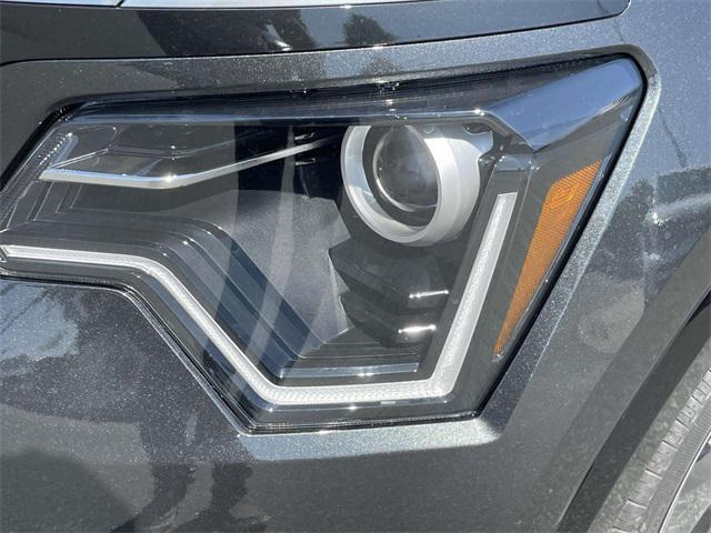 new 2025 Kia Niro EV car, priced at $34,301
