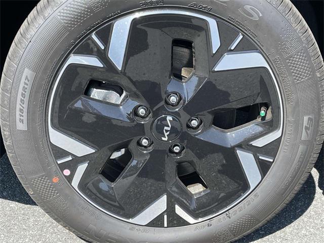 new 2025 Kia Niro EV car, priced at $34,301