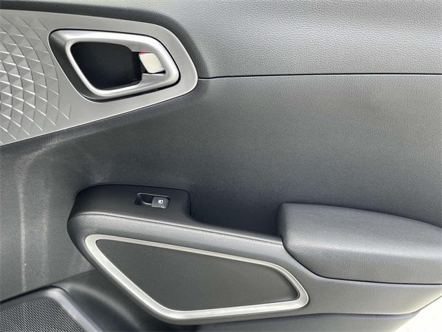 new 2025 Kia Soul car, priced at $23,568