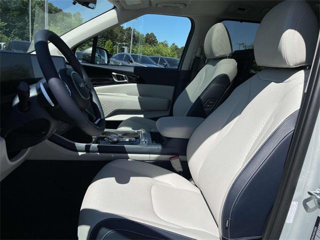 new 2025 Kia Carnival Hybrid car, priced at $55,529