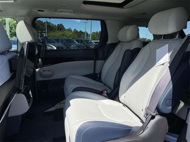 new 2025 Kia Carnival Hybrid car, priced at $55,529