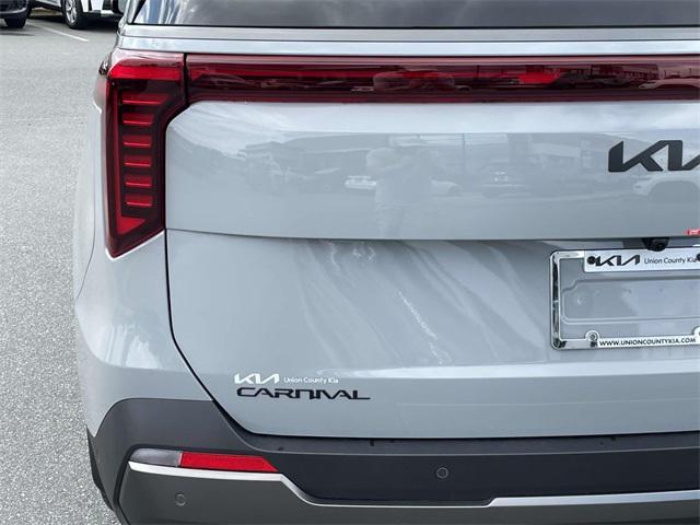 new 2025 Kia Carnival Hybrid car, priced at $54,544