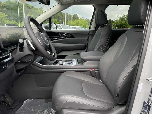 new 2025 Kia Carnival Hybrid car, priced at $54,544