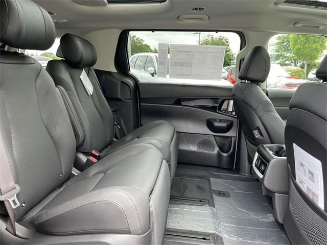 new 2025 Kia Carnival Hybrid car, priced at $54,544