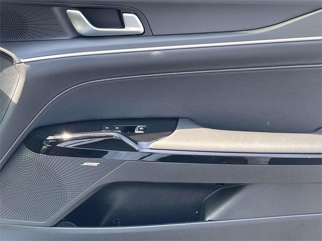 new 2025 Kia K5 car, priced at $30,132