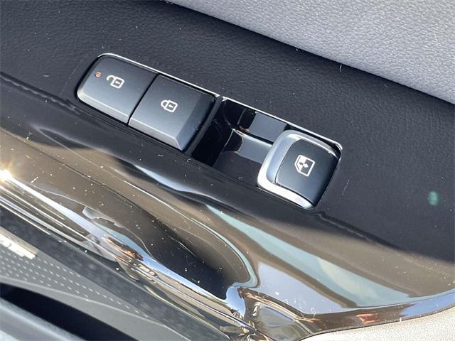new 2025 Kia K5 car, priced at $30,132