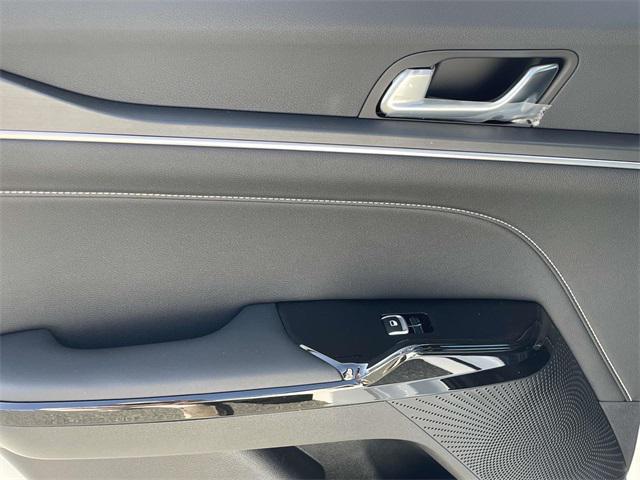 new 2025 Kia K5 car, priced at $30,132