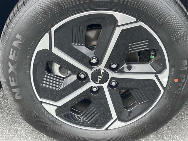 new 2025 Kia Niro car, priced at $32,365