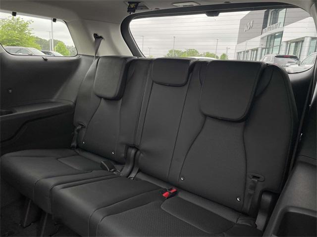 new 2025 Kia Carnival Hybrid car, priced at $53,054