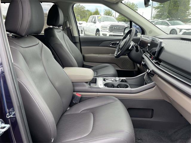 new 2026 Kia Carnival Hybrid car, priced at $41,870