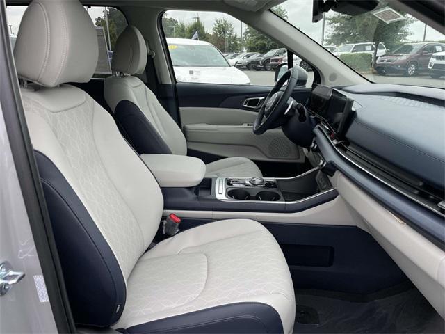 new 2026 Kia Carnival Hybrid car, priced at $42,949