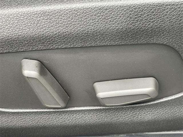 new 2026 Kia Carnival Hybrid car, priced at $42,949