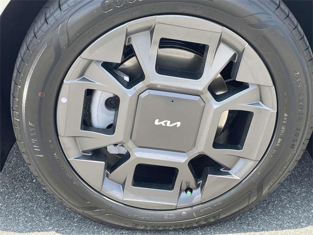 new 2025 Kia Carnival car, priced at $46,362