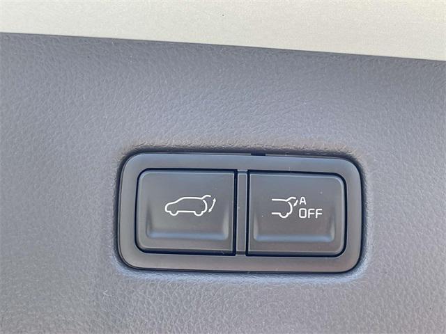new 2025 Kia Carnival car, priced at $46,362