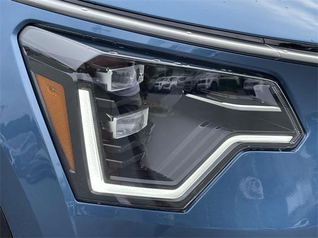 new 2025 Kia Niro car, priced at $34,717