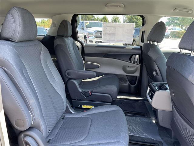 new 2026 Kia Carnival car, priced at $37,400