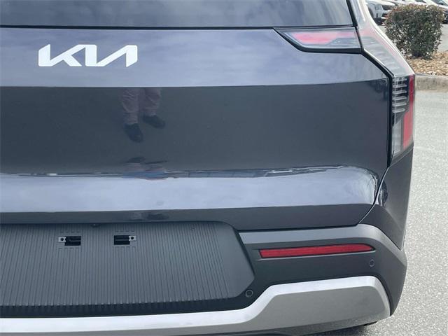 new 2025 Kia EV9 car, priced at $56,370